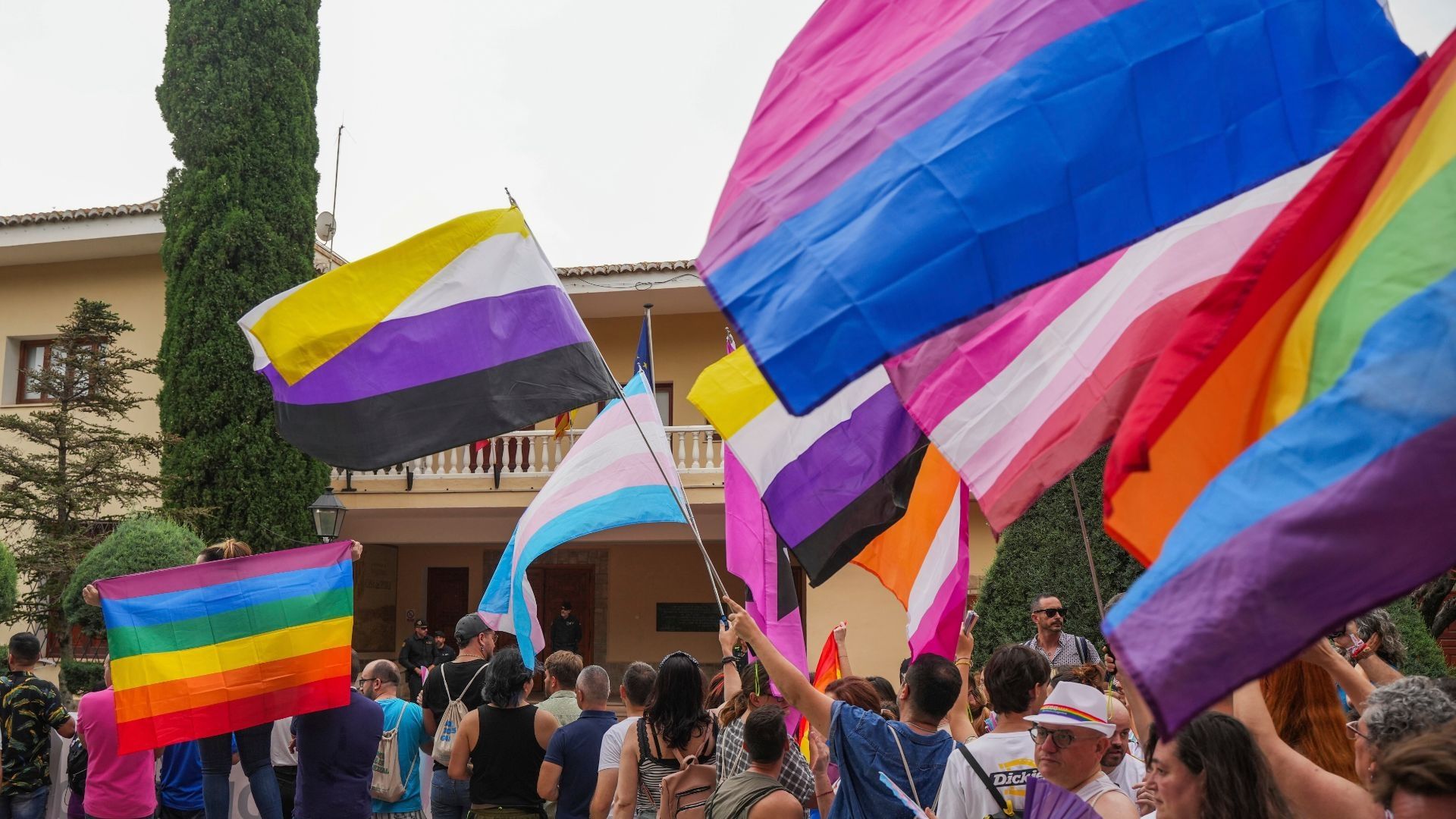 Banderas LGBTIQ: ¿Qué Significan y a Quiénes Representan en la Marcha del Pride 2025?