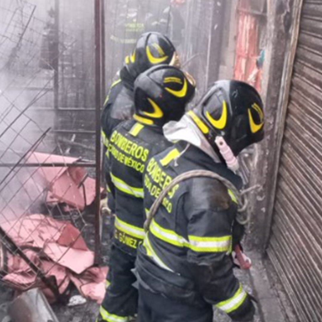 Bomberos controlan incendio en mercado de La Merced