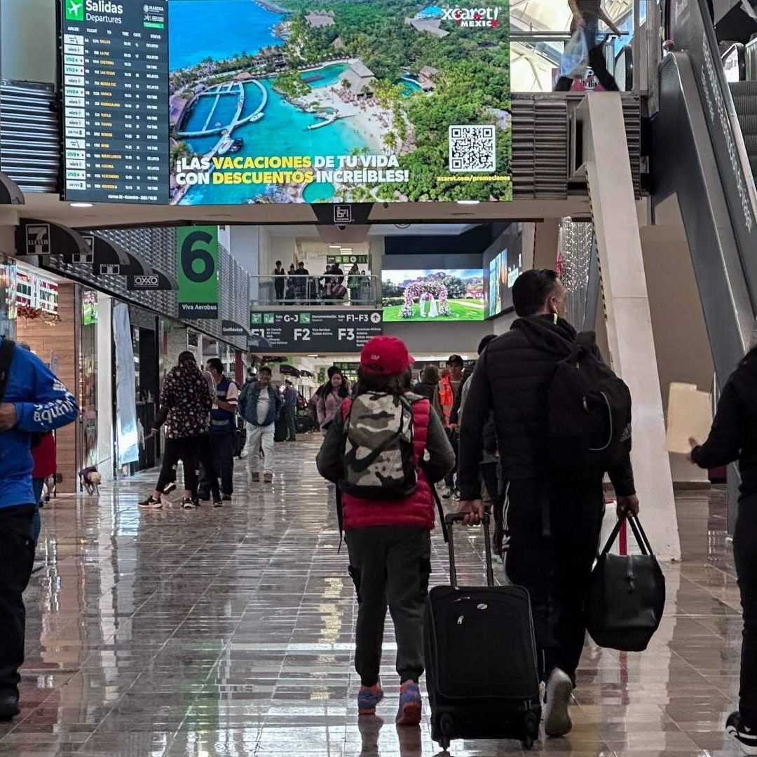 Pasajeros en el AICM