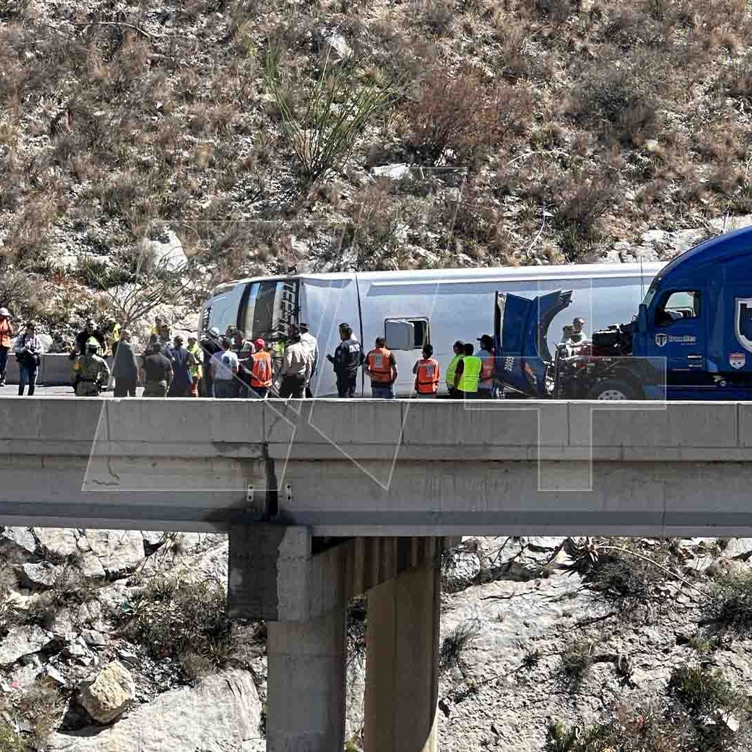 Tráiler Sin Frenos Provoca Accidente en Los Chorros; Hay 2 Muertos y 12 Lesionados