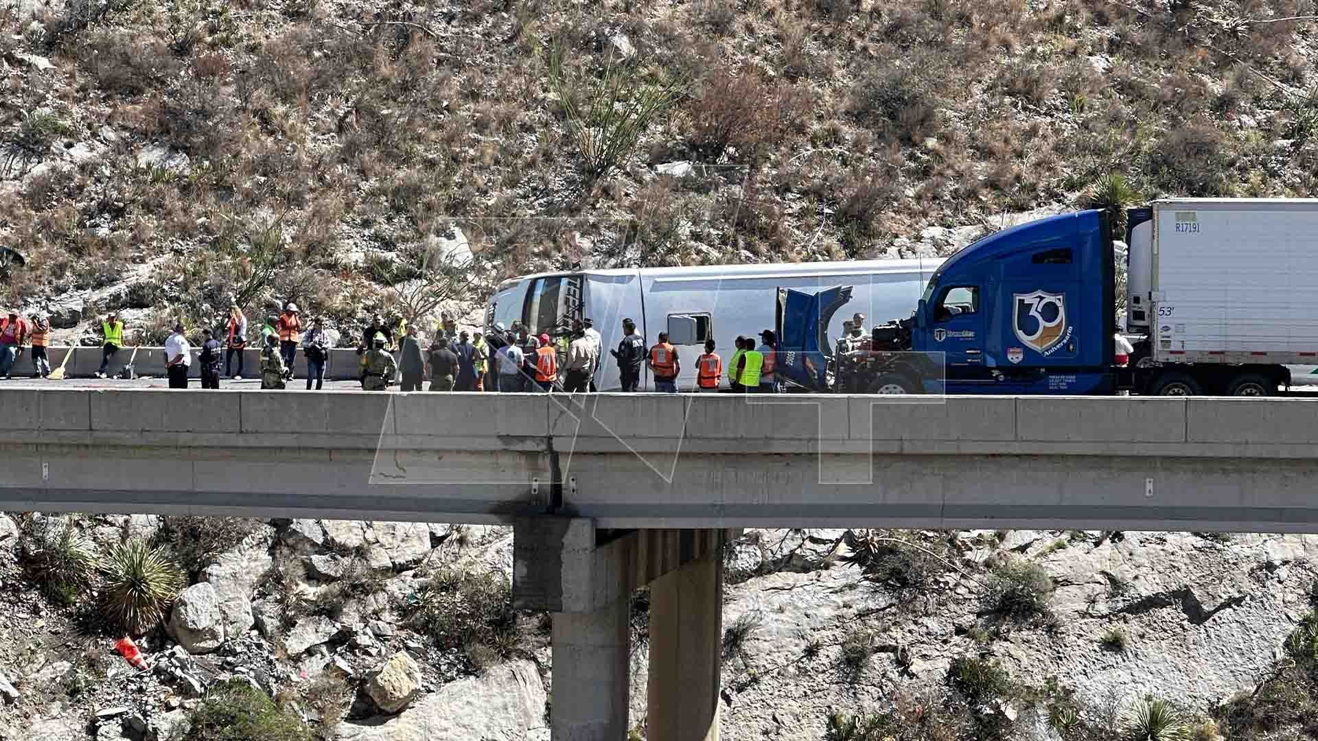 Tráiler Sin Frenos Provoca Accidente en Los Chorros; Hay 2 Muertos y 12 Lesionados