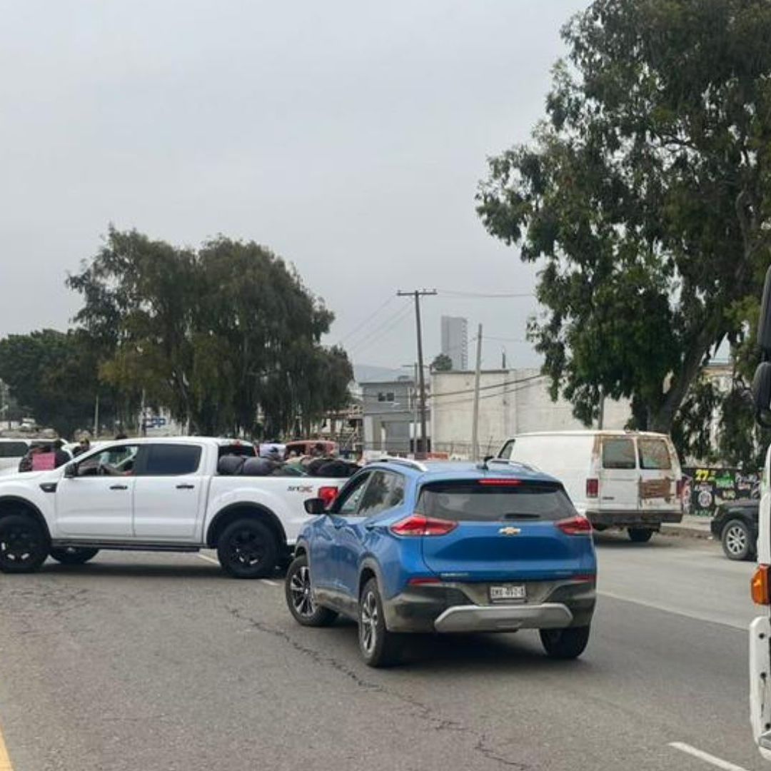 Pescadores Bloquean Carretera Transpeninsular de Ensenada