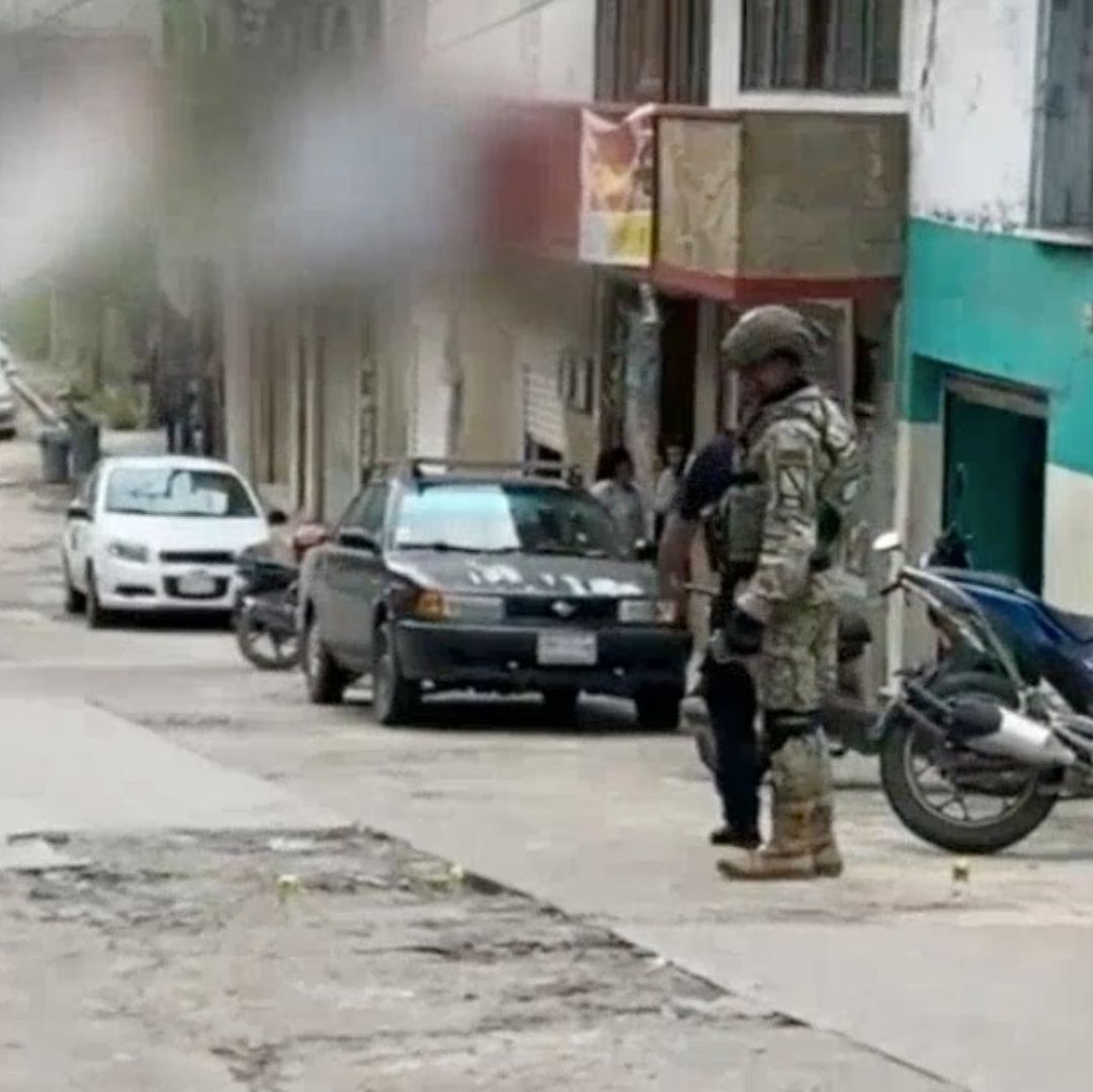 Un negocio dedicado a la venta de pollos asados fue atacado a disparos.