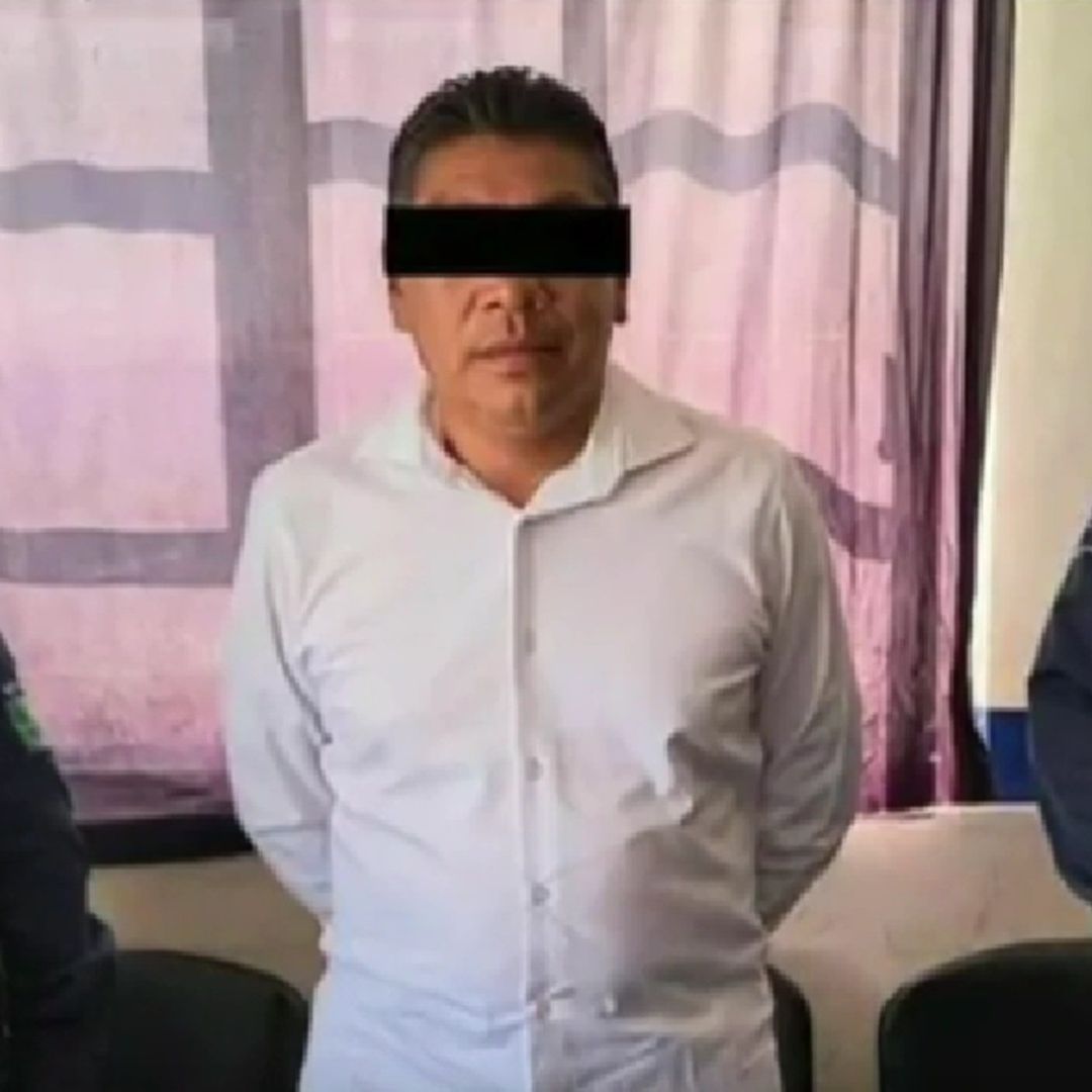 Maestro detenido por tomar fotos íntimas a alumnas en Oaxaca