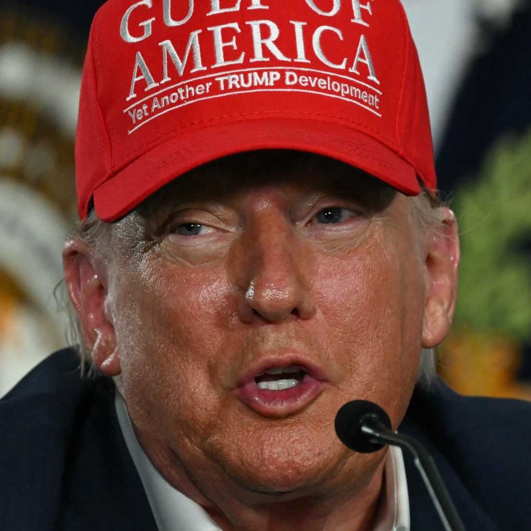 Donald Trump da orden de retirar ciudadanía a migrantes por estos delitos