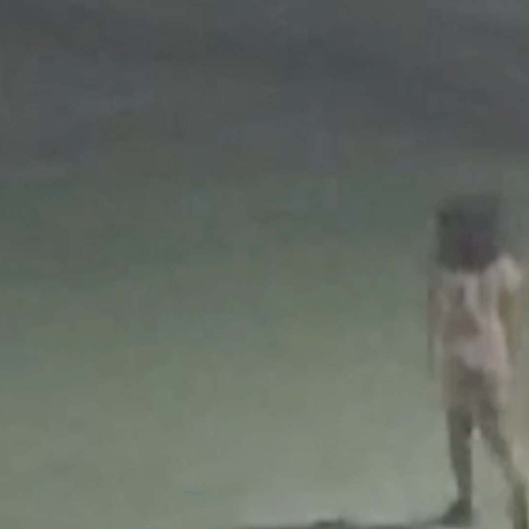 Video: Cámaras de Seguridad Captan a Niña “Fantasma” en Torreón