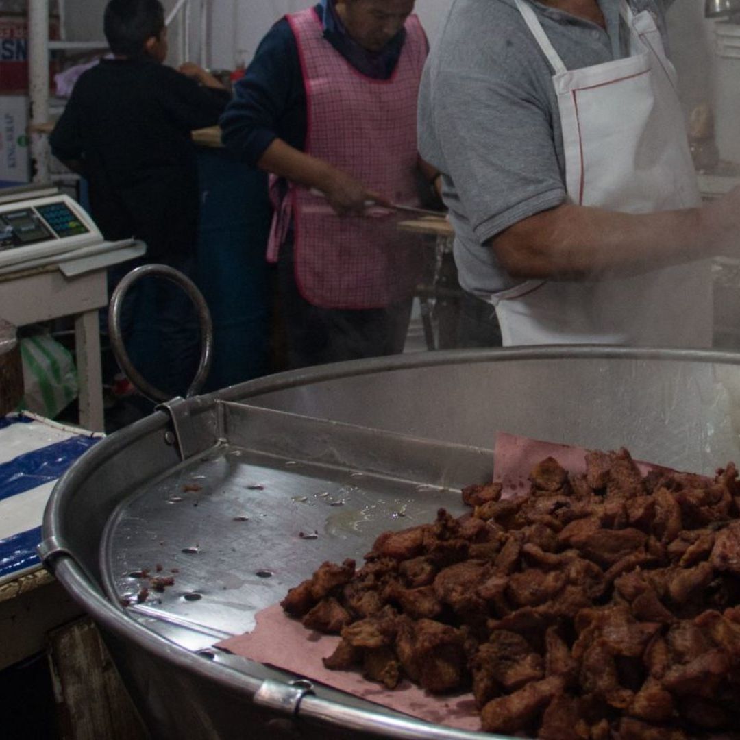Mujer Apuñala a su Esposo en Local de Carnitas en CDMX