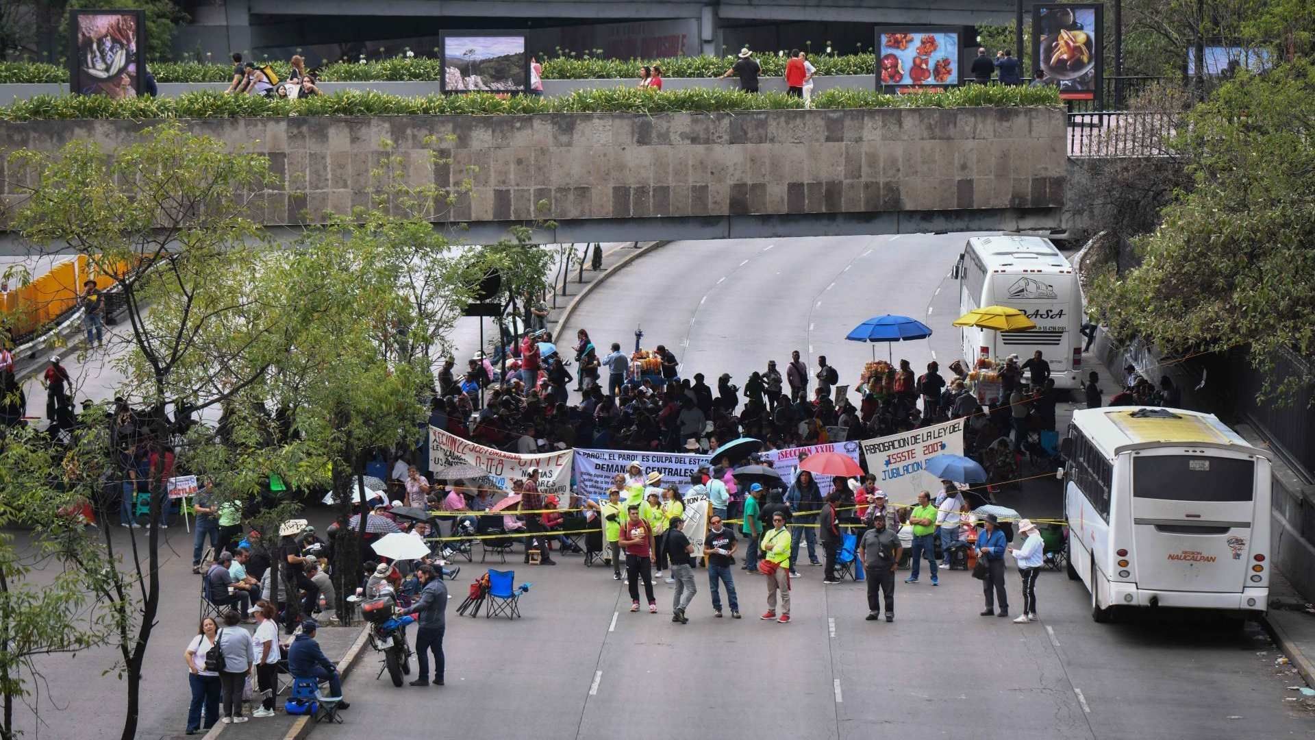 Bloqueo de la CNTE en Circuito interior y Reforma, en CDMX