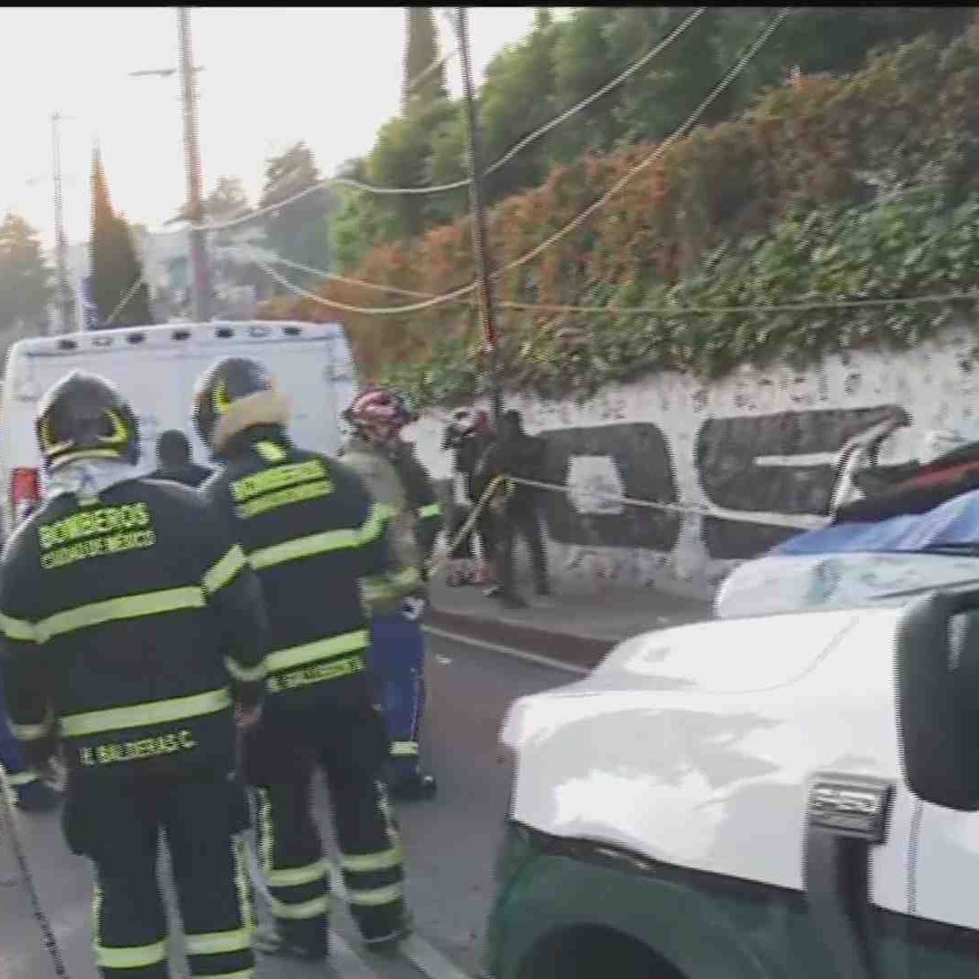 Equipos de emergencia atienden accidente en Avenida Luis Cabrera