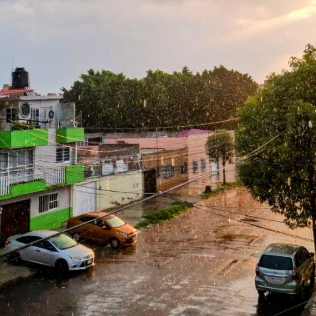 Lluvias en al Menos Tres Alcaldías Aplacan Viernes Caluroso en la CDMX, Hoy 4 de Julio de 2025