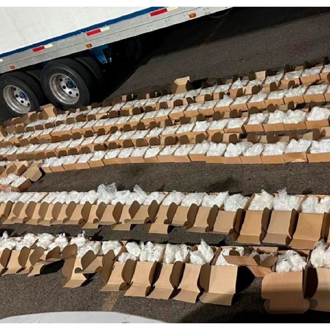 Localizan Droga Oculta Bajo Piso de Tráiler en BCS
