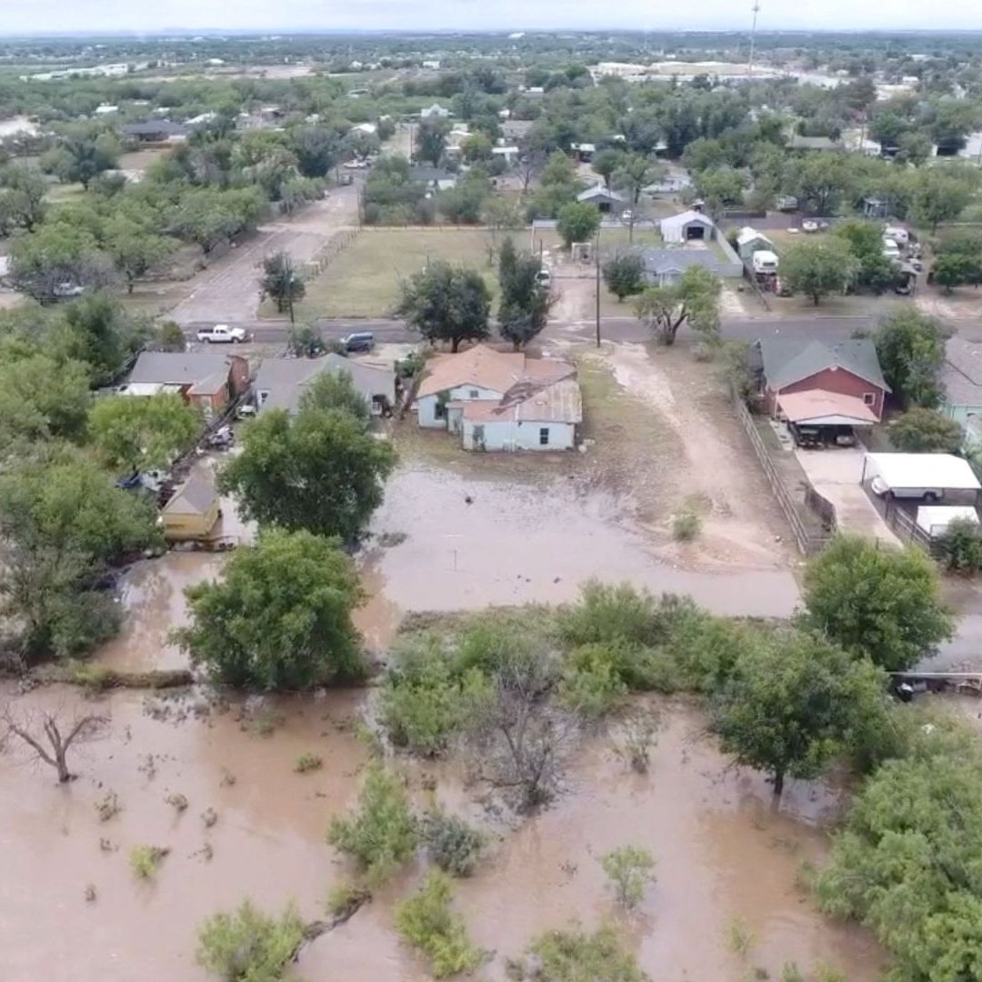 Lluvias e inundaciones en Texas dejan al menos 43 muertos