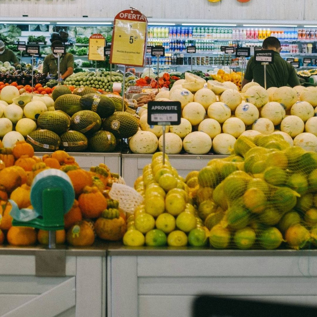 Sujetos Asaltan a Abuelita en Supermercado Mientras Compraba Fruta en CDMX