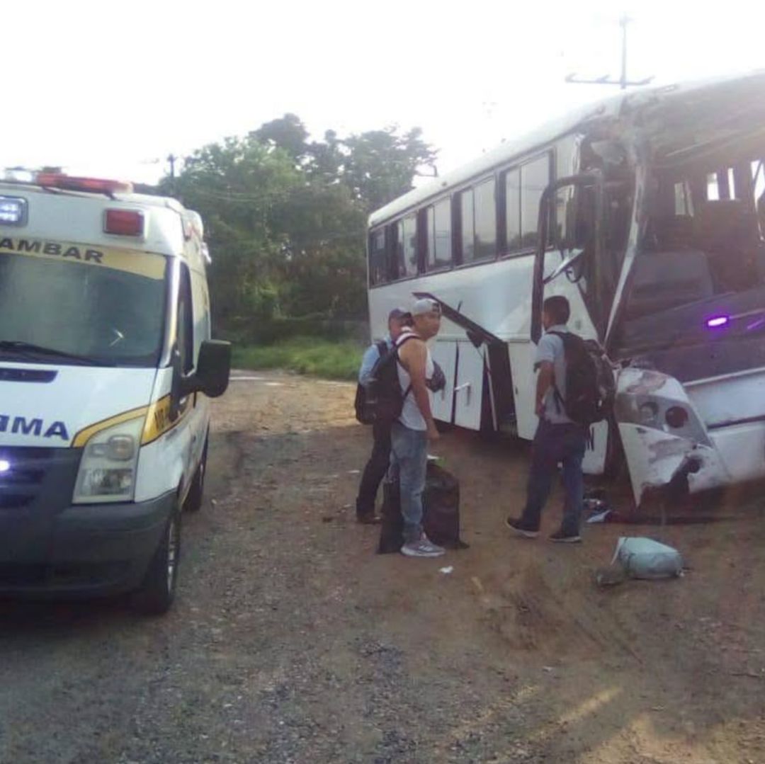 El camión transportaba a 45 pasajeros, además del conductor.