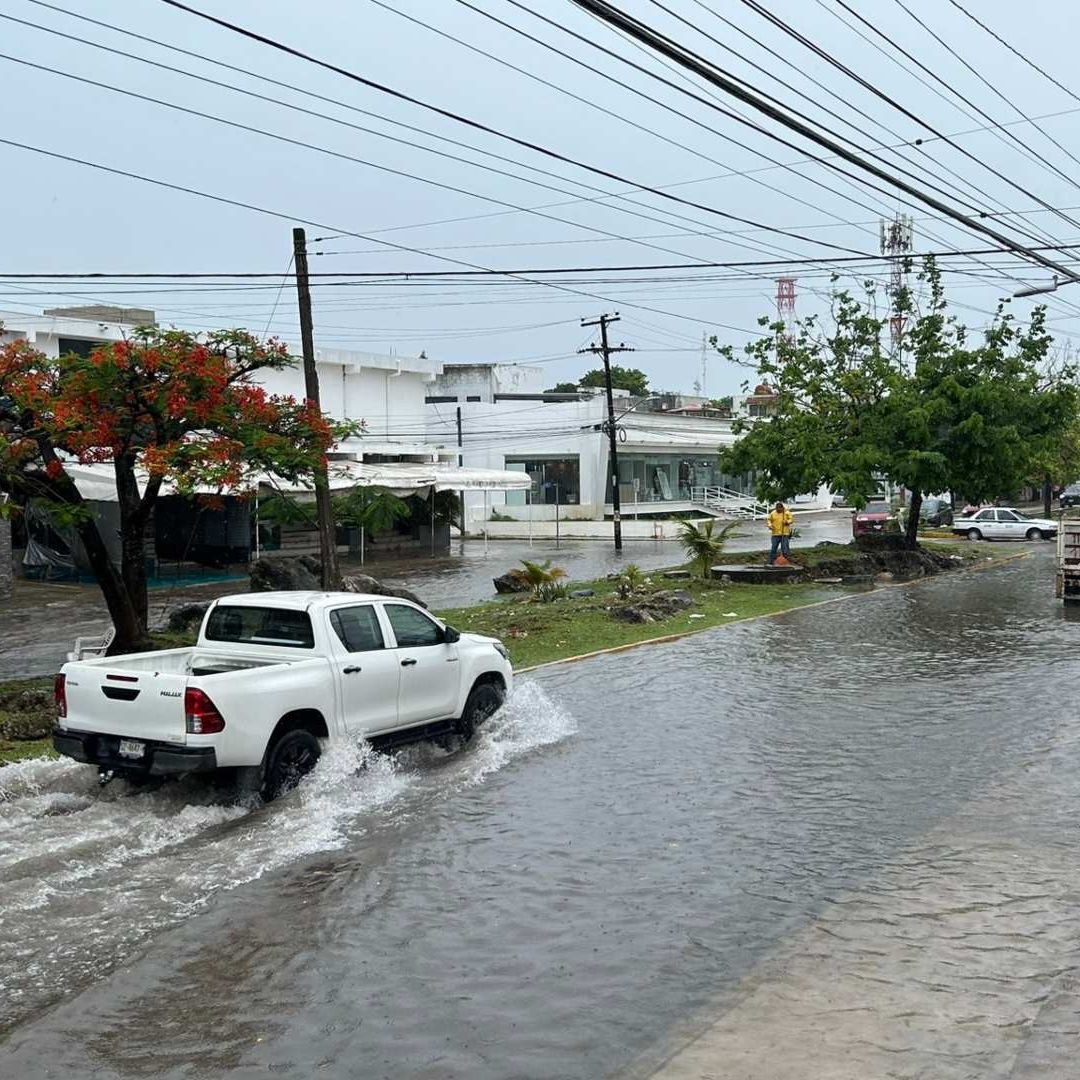 Caos vial, interrupción de la energía eléctrica, encharcamientos en parques, escuelas y comercios fueron parte de las afectaciones