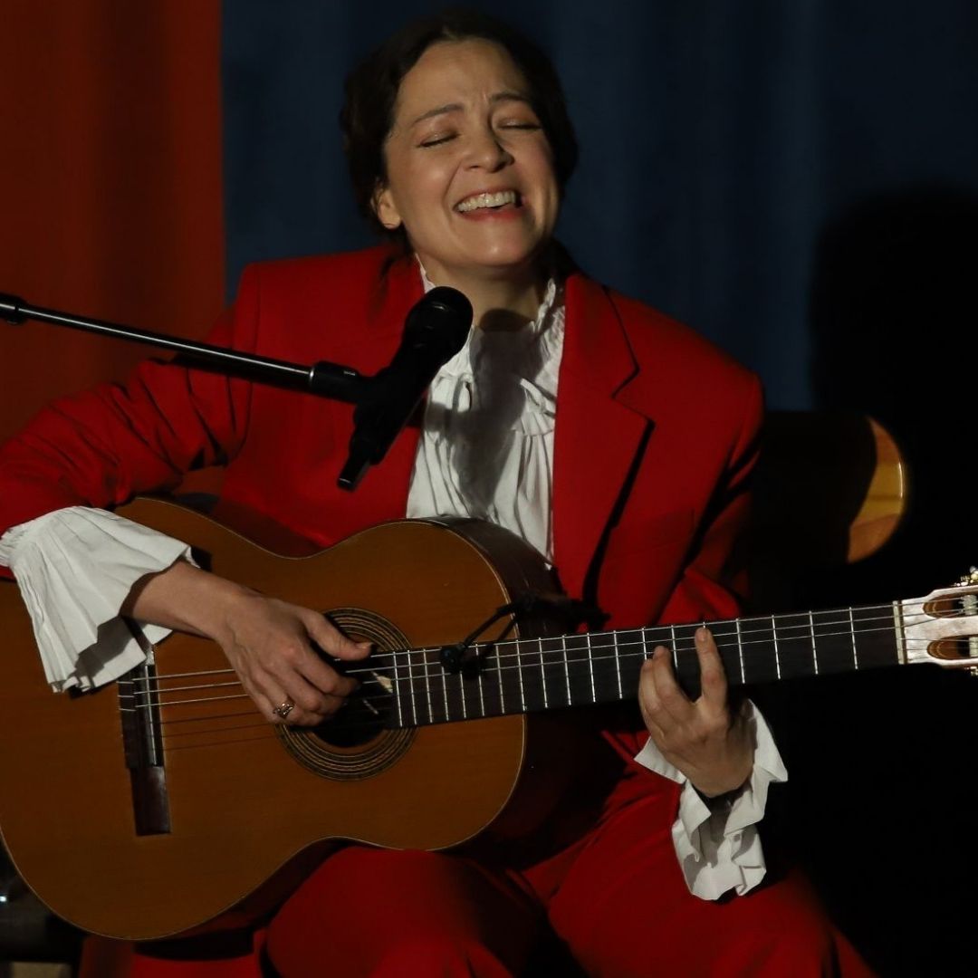 Natalia Lafourcade revela embarazo