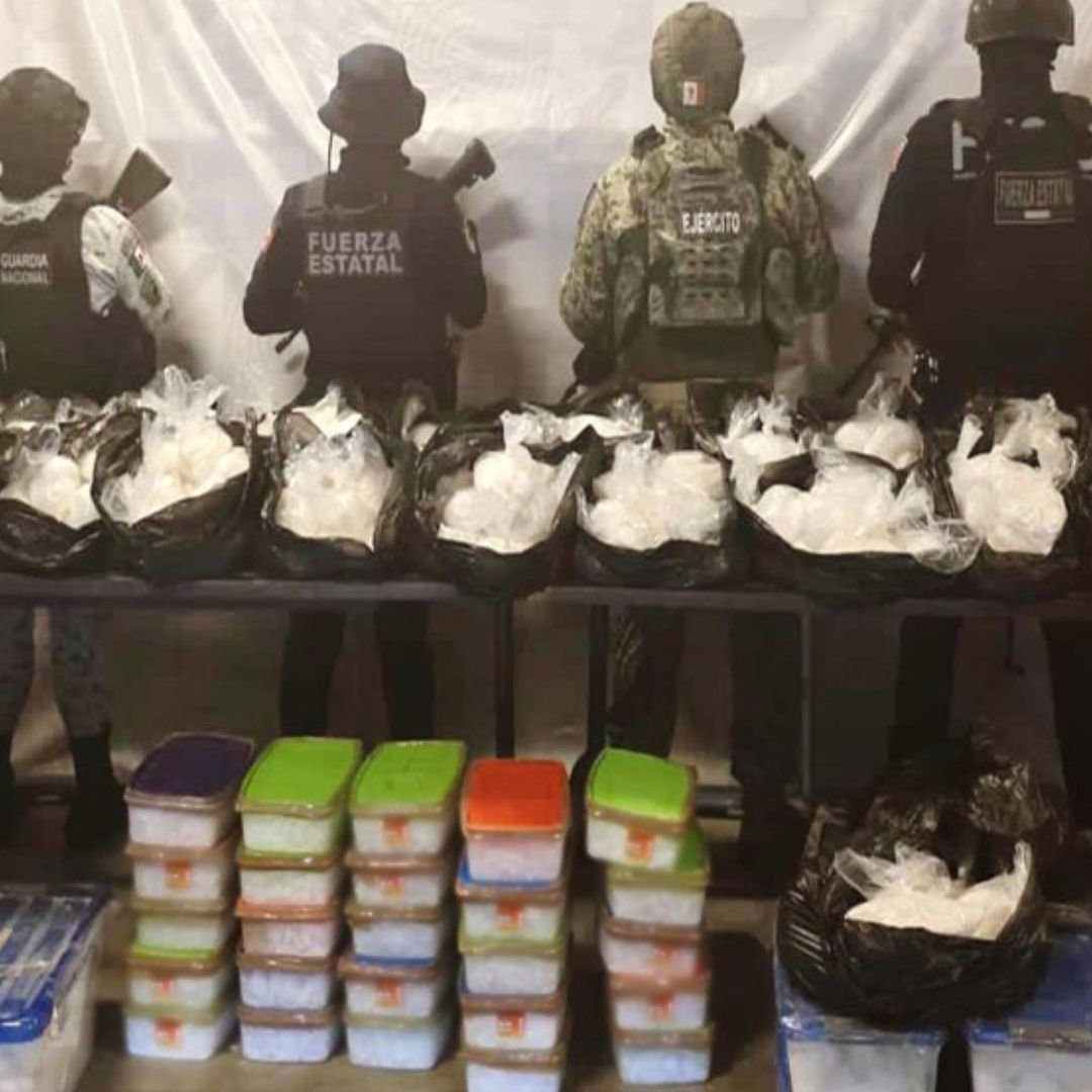Los operativos descritos se enmarcan en la estrategia federal para contener y reducir la actividad delictiva en las entidades fronterizas del norte del país.