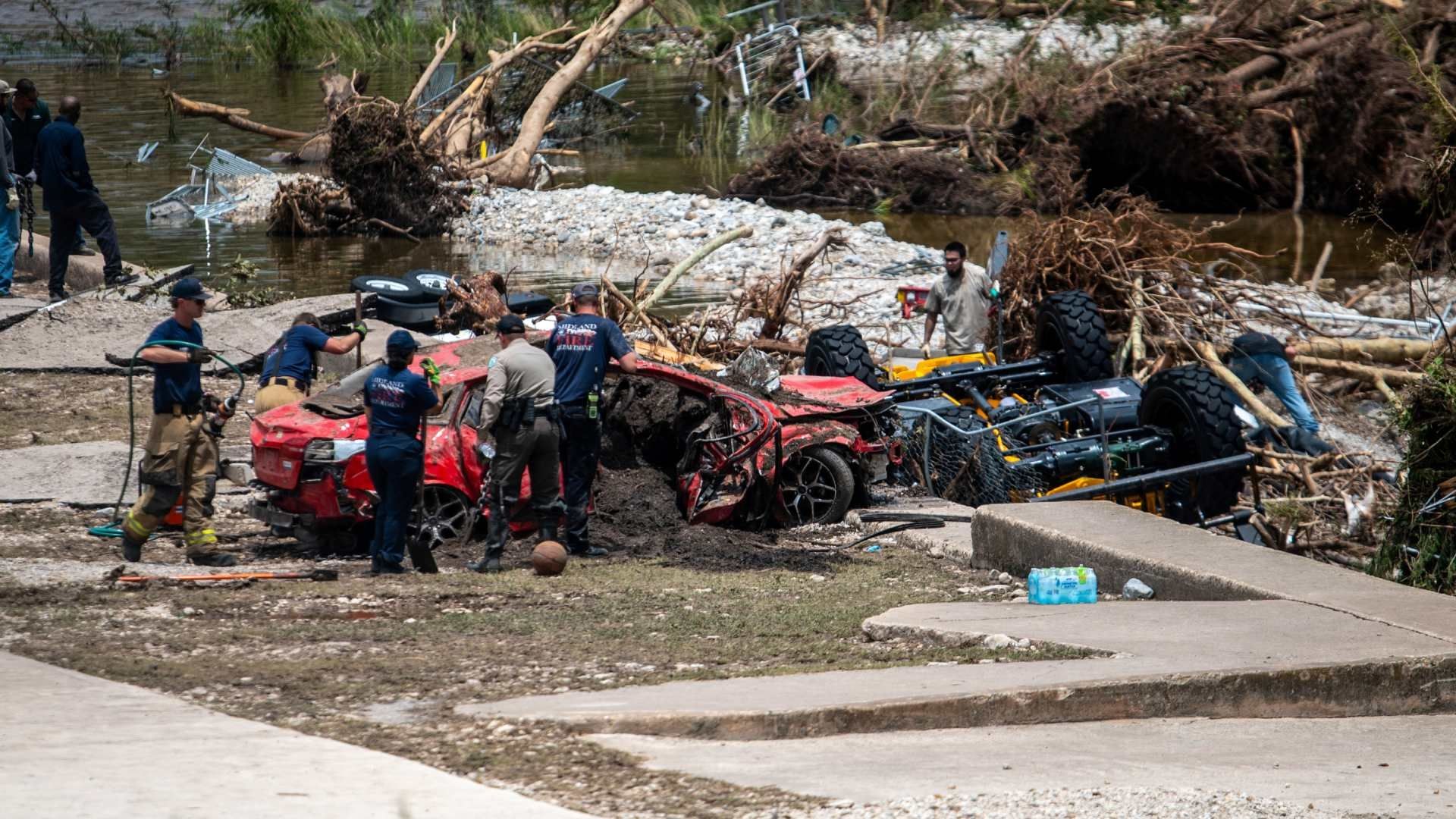 Leavitt abordó distintas preocupaciones que surgieron en torno al papel del Servicio Meteorológico Nacional.