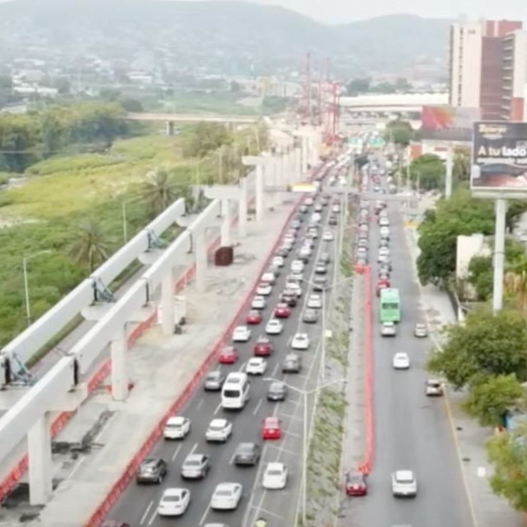Cierre de carriles exprés en avenida Constitución de Monterrey