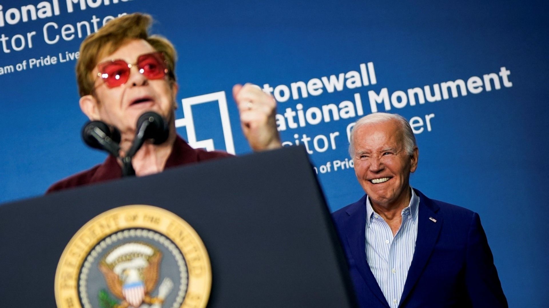 Biden Celebra con Elton John el Hito de la Lucha LGTBQ+
