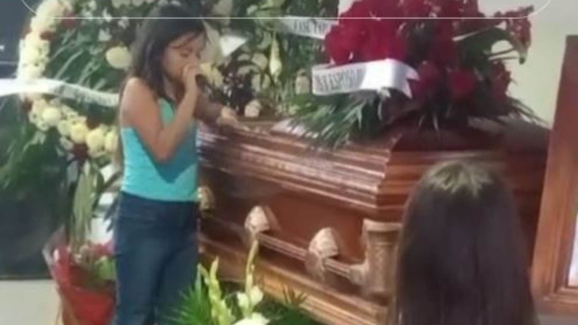 Romina entonó las canciones que amaba su abuela.