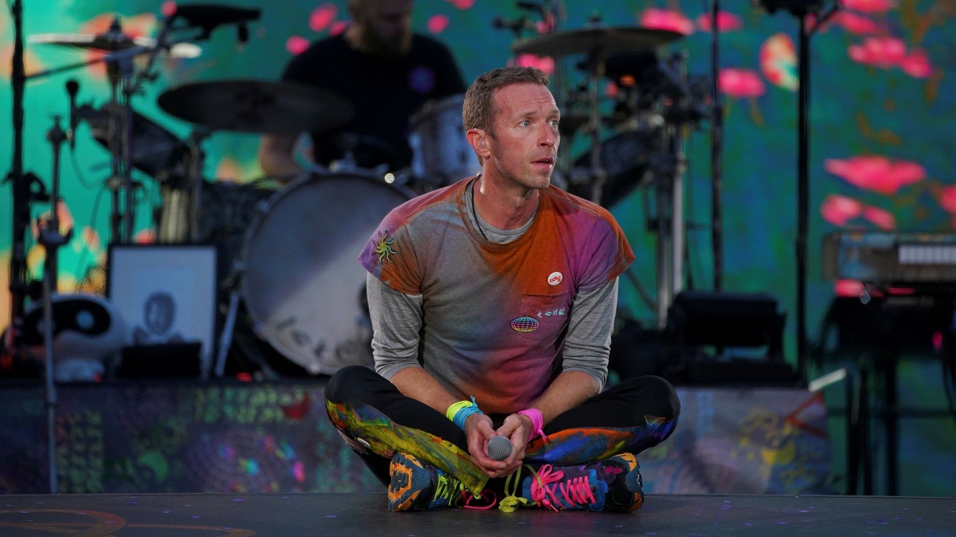 Coldplay estrena nuevo video de itfeelslikeimfallinginlove