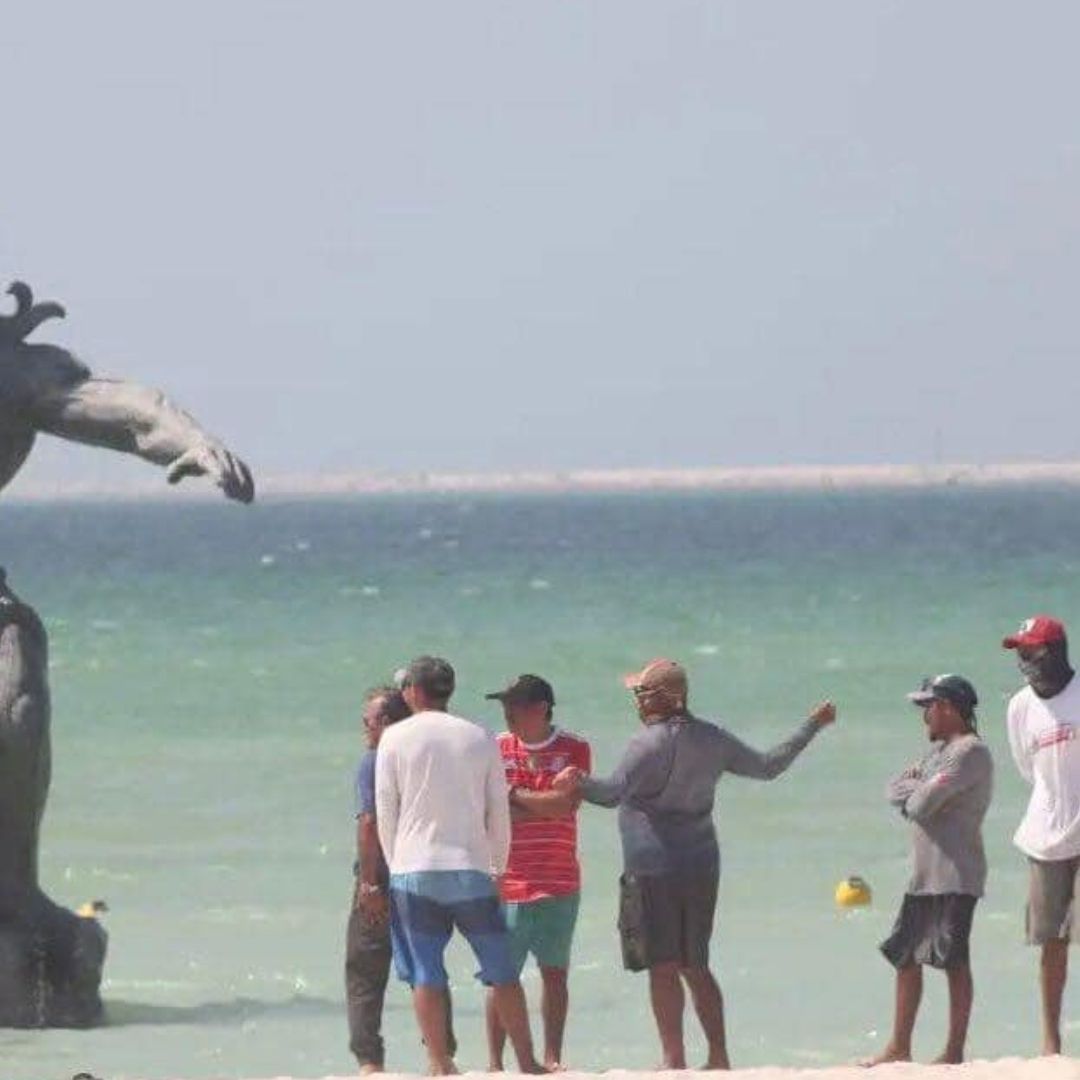 Yucatecos se Organizan para Destruir Estatua de Poseidón