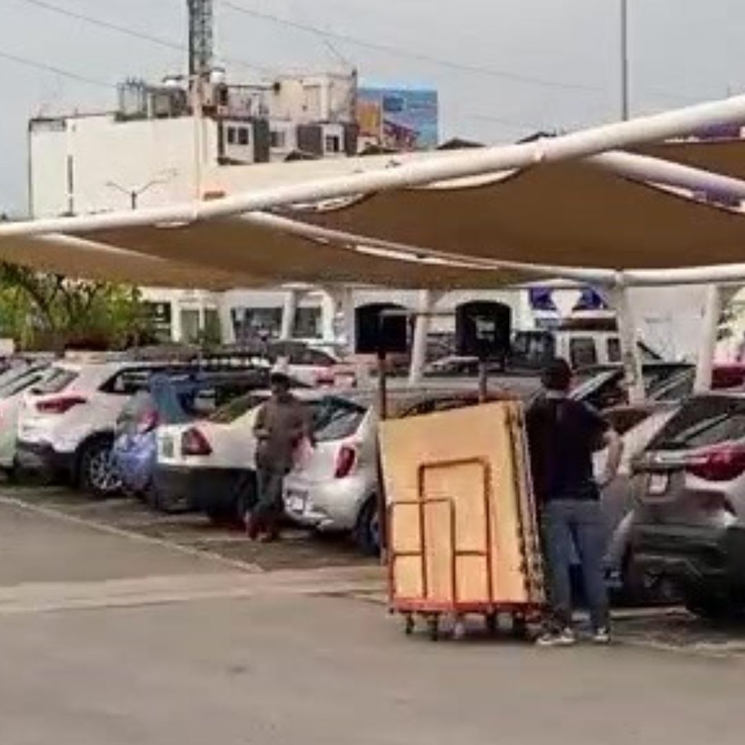 Habitantes de Quintana Roo se Preparan Ante Posible Impacto del Huracán Beryl