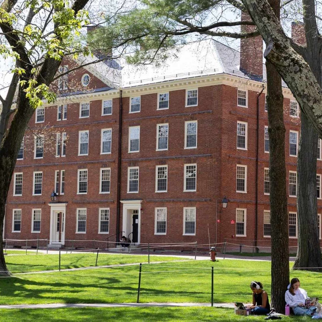 Gobierno de Trump Exige a Harvard Entregar Documentos sobre Estudiantes Extranjeros