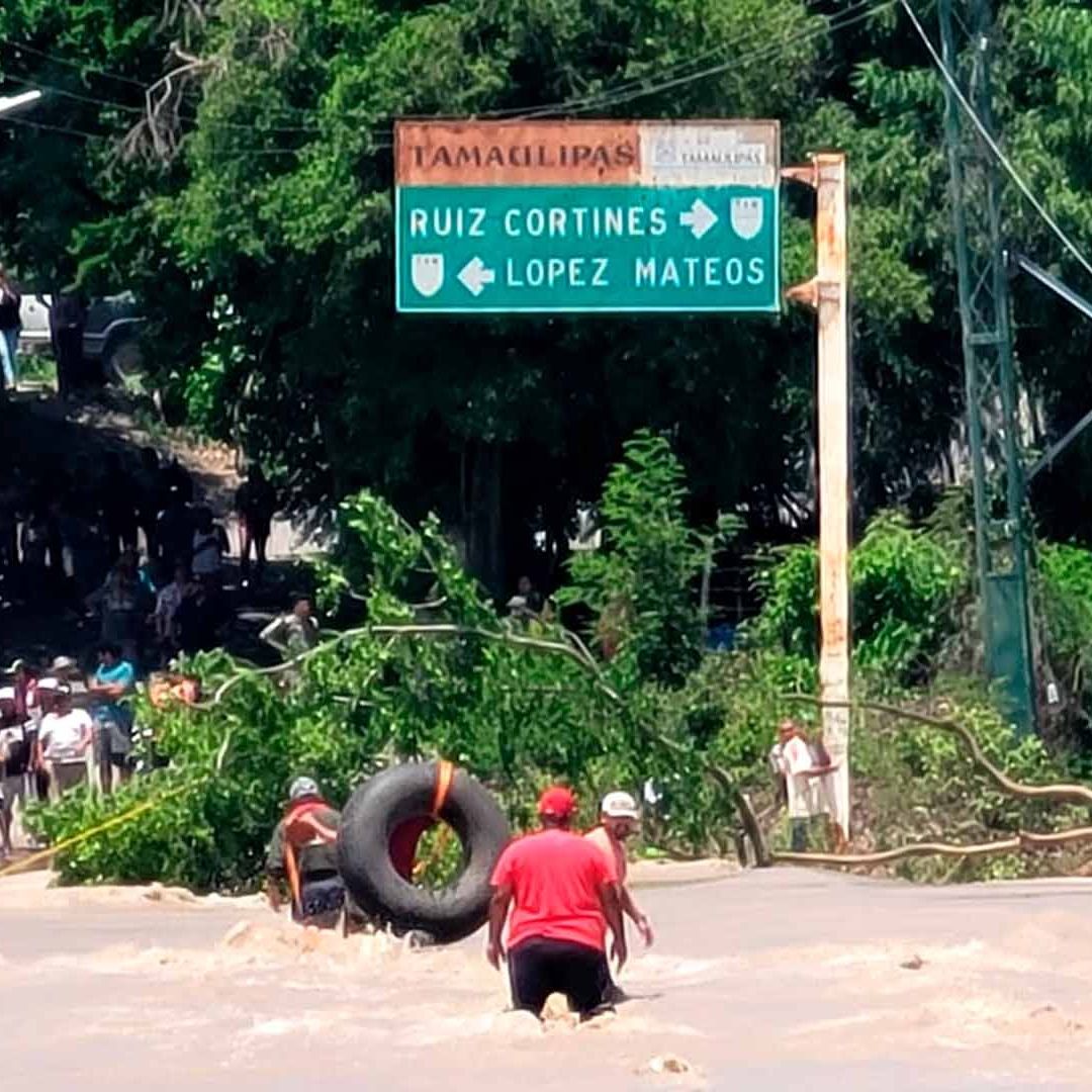 Rescatan a Abuelito Atrapado en la Corriente del Río Zaragoza