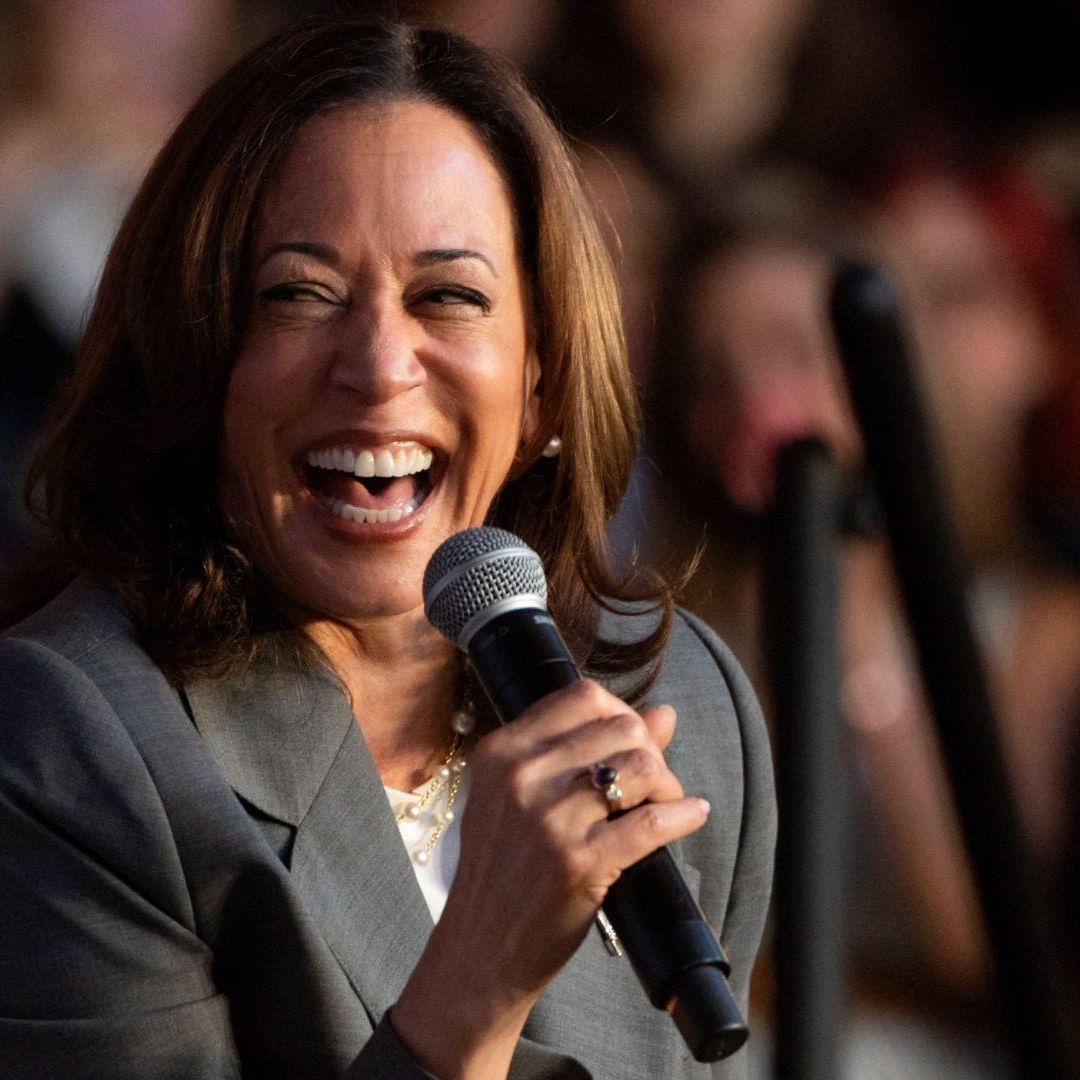 La actual vicepresidenta tendría además "la llave de la mayor parte" del dinero recaudado por la campaña y no debería empezar de nuevo la búsqueda de fondos