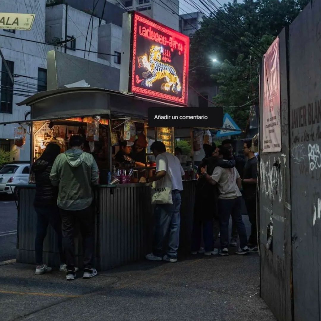 En "LadyBoy”, un puesto ubicado en la esquina de las calles Durango y Tonalá en la colonia Roma Norte, el menú es de comida tailandesa con un toque gourmet.
