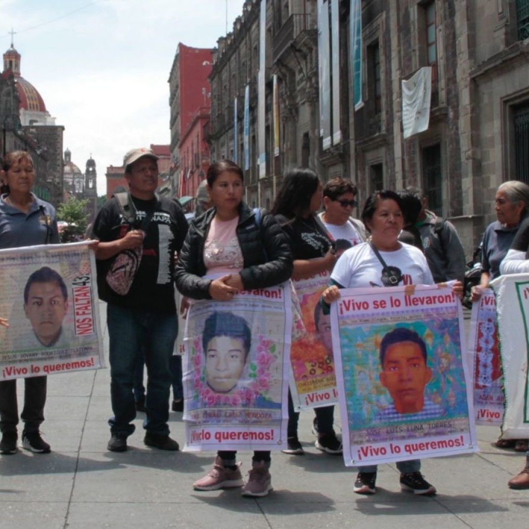 Padres de los 43 normalistas desaparecidos de Ayotzinapa se reunieron en Palacio con el presidente López Obrador. Foto: Cuartoscuro