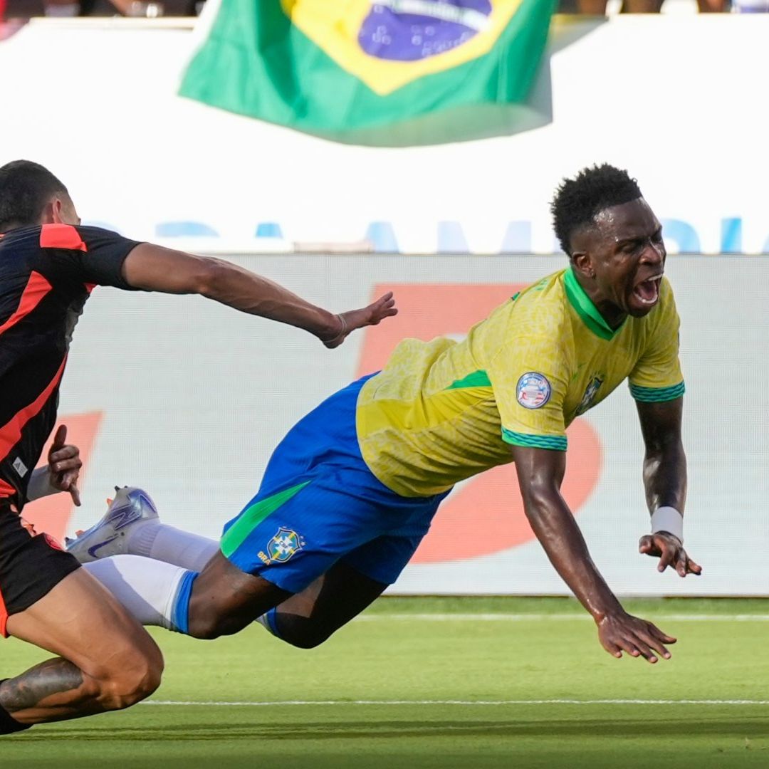Al momento de la polémica jugada, Brasil ganaba el encuentro ante los colombianos. Foto AP