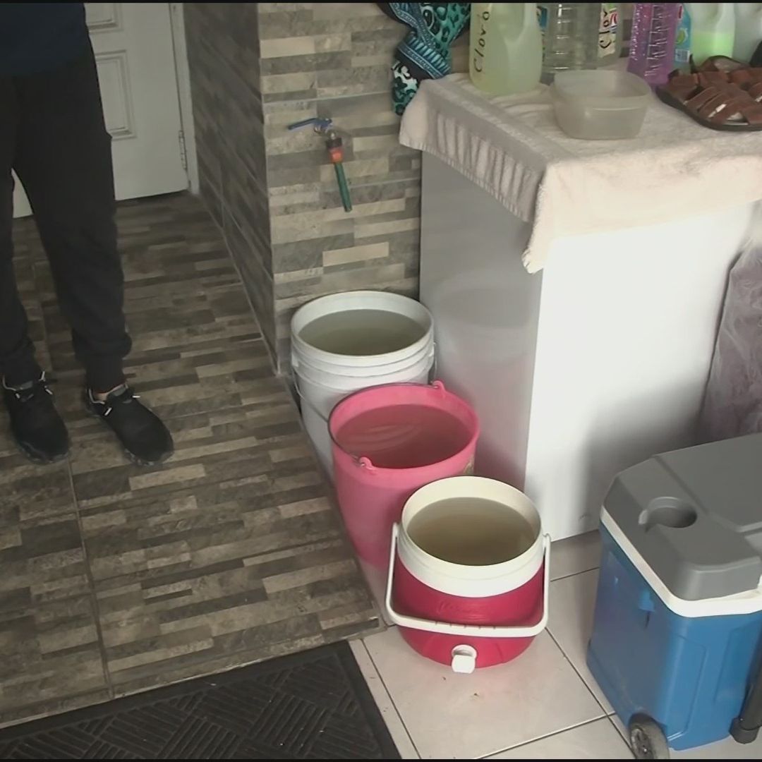 Habitantes en Municipios de Jalisco Reciben Agua Sucia y con Mal Olor