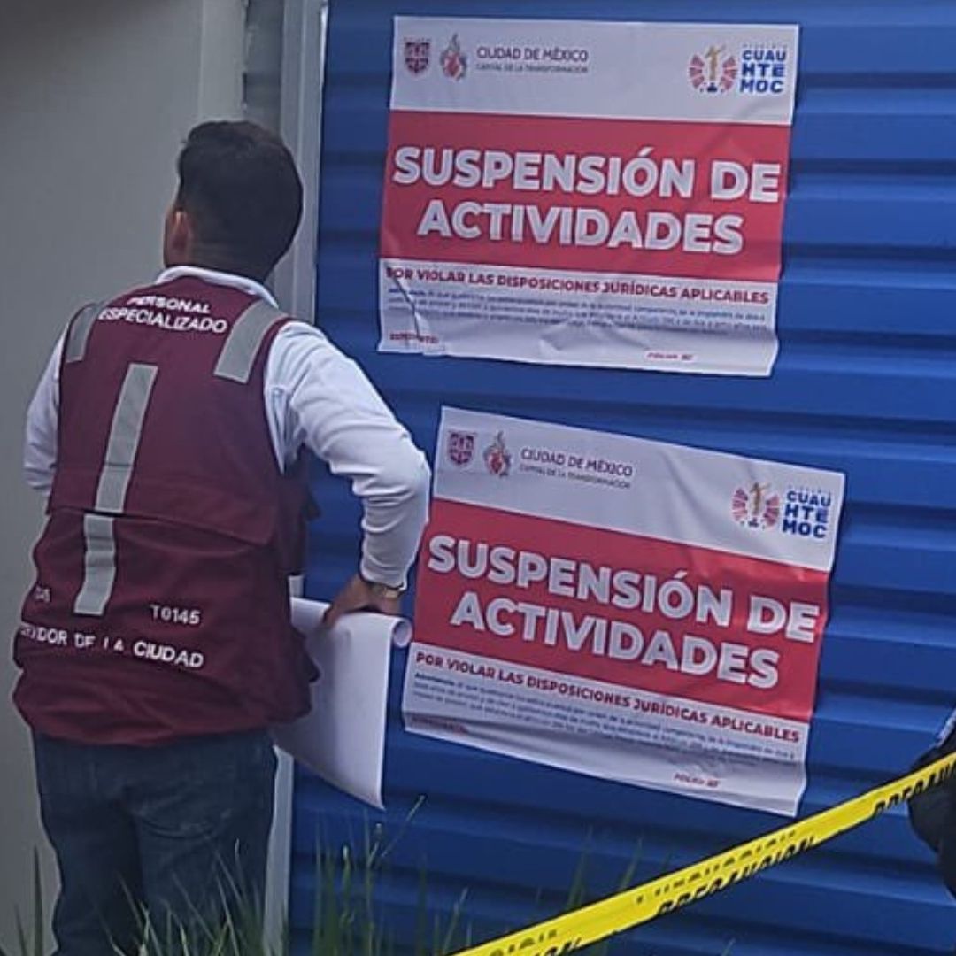 Autoridades de la CDMX colocan sellos de clausura a obra en Reforma 159