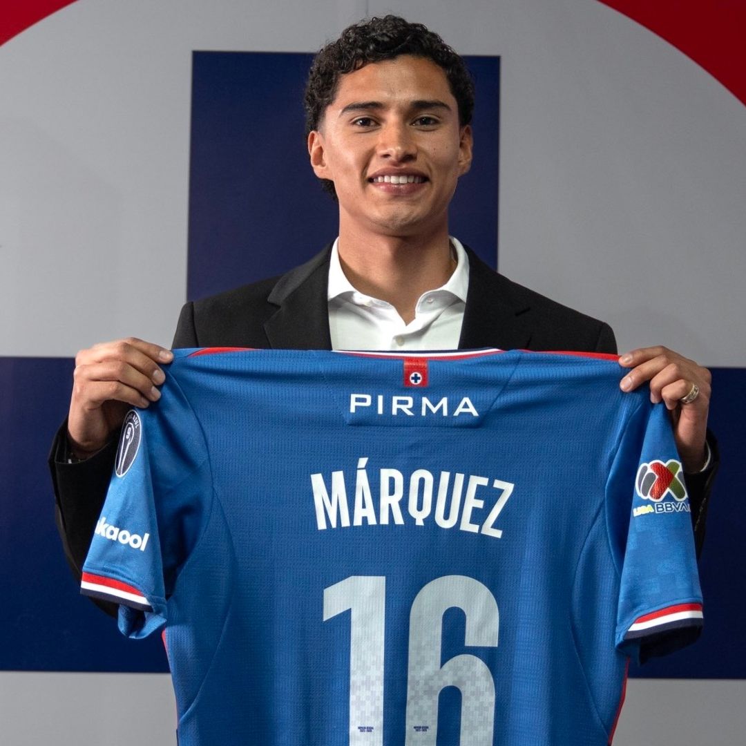 Jeremy Márquez Se Viste de Azul: 'La Máquina' Presenta a Su Refuerzo
