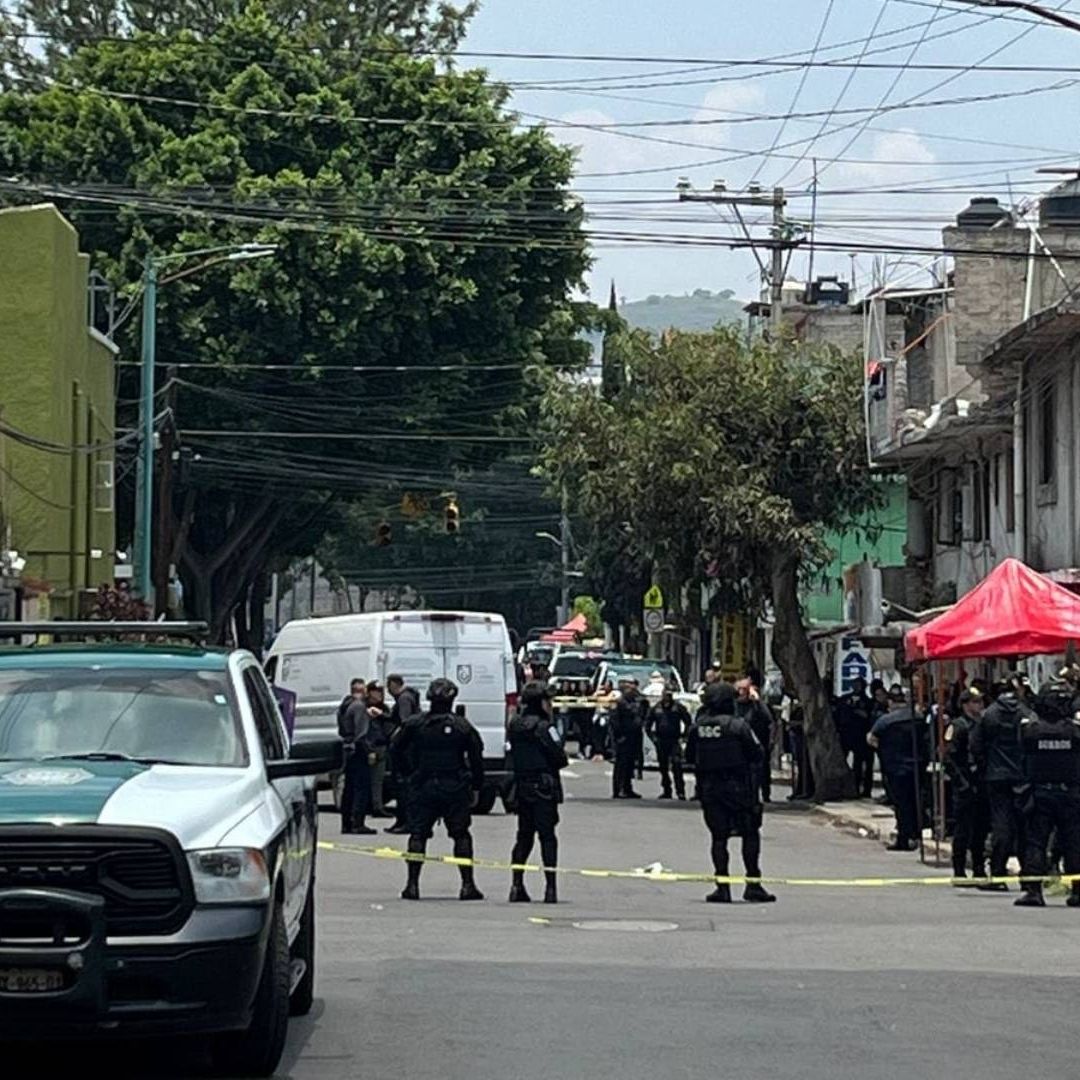 Vecinos ‘Chismosos’ Ayudan a Capturar a Sujetos con Restos Humanos en Iztapalapa