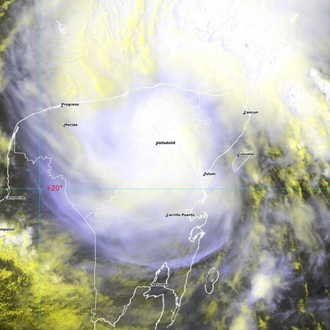 Huracán Beryl Llega a Yucatán y Causa Estragos en Varios Municipios