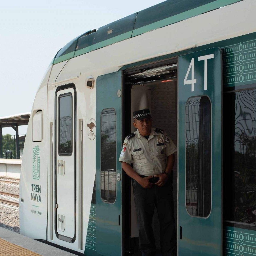 El Tren Maya, obra inaugurada en diciembre pasado que en total contempla más de mil 500 kilómetros en los estados de Quintana Roo, Campeche, Yucatán, Chiapas y Tabasco, suspendió sus viajes el jueves