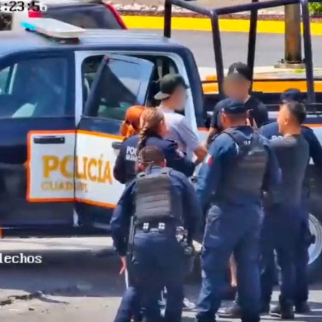 Los detenidos transportaban 120 dosis de narcóticos en la camioneta