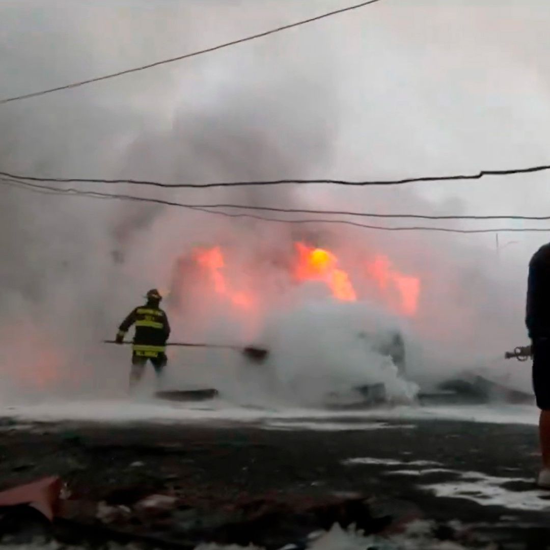 50 personas viven en la calle tras incendio en Nezahualcóyotl