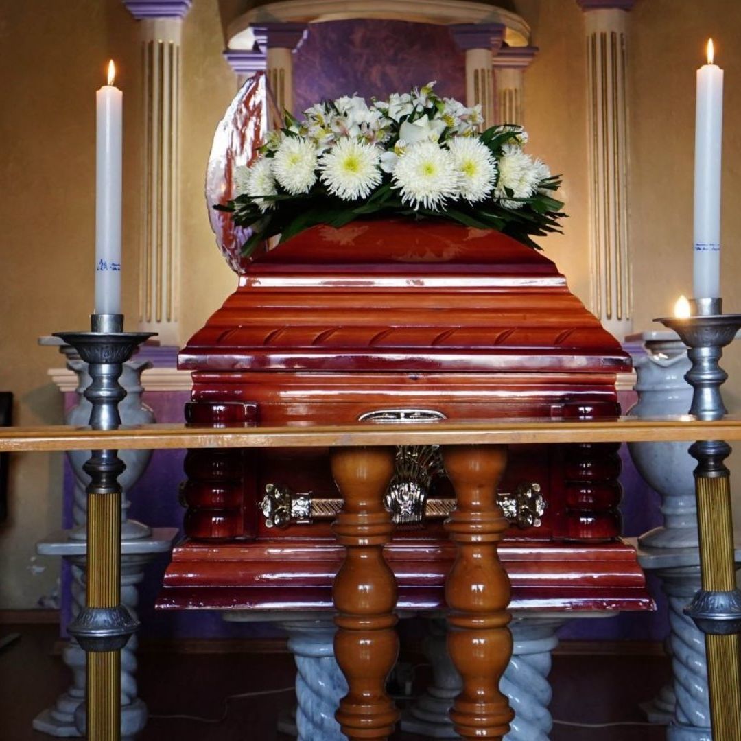 Exesposa y Novia Se Pelean por Restos de Hombre en Funeral