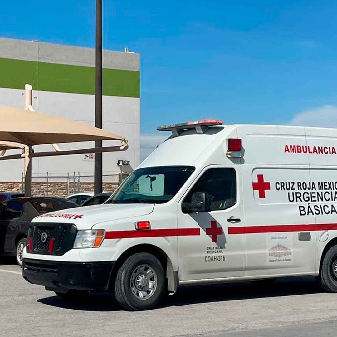 Mujer Queda Prensada Entre Dos Vehículos por Camioneta sin Frenos en Torreón