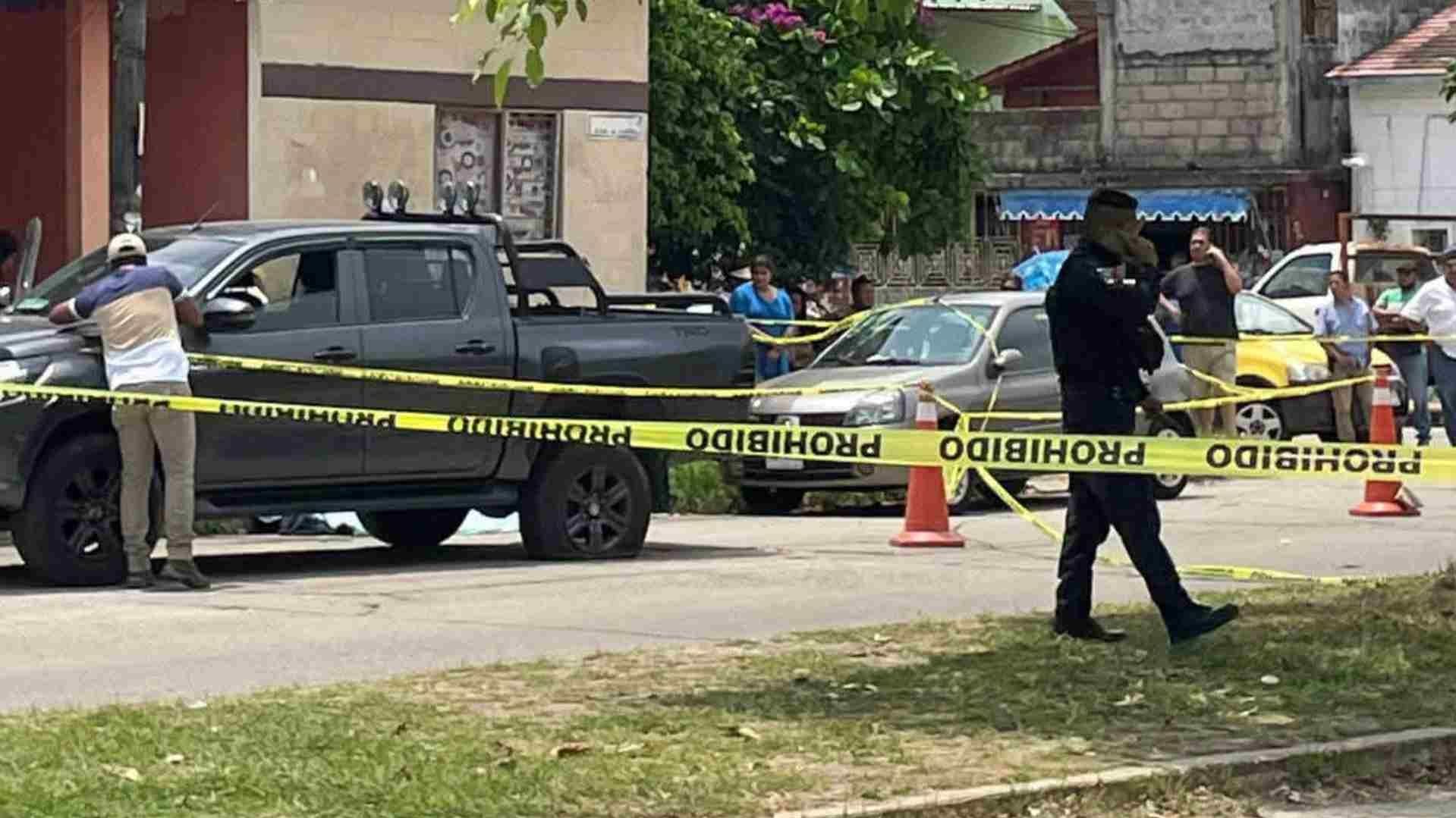 La víctima presuntamente caminaba con un cuchillo en sus manos para ocasionar daños a automóviles de la zona.