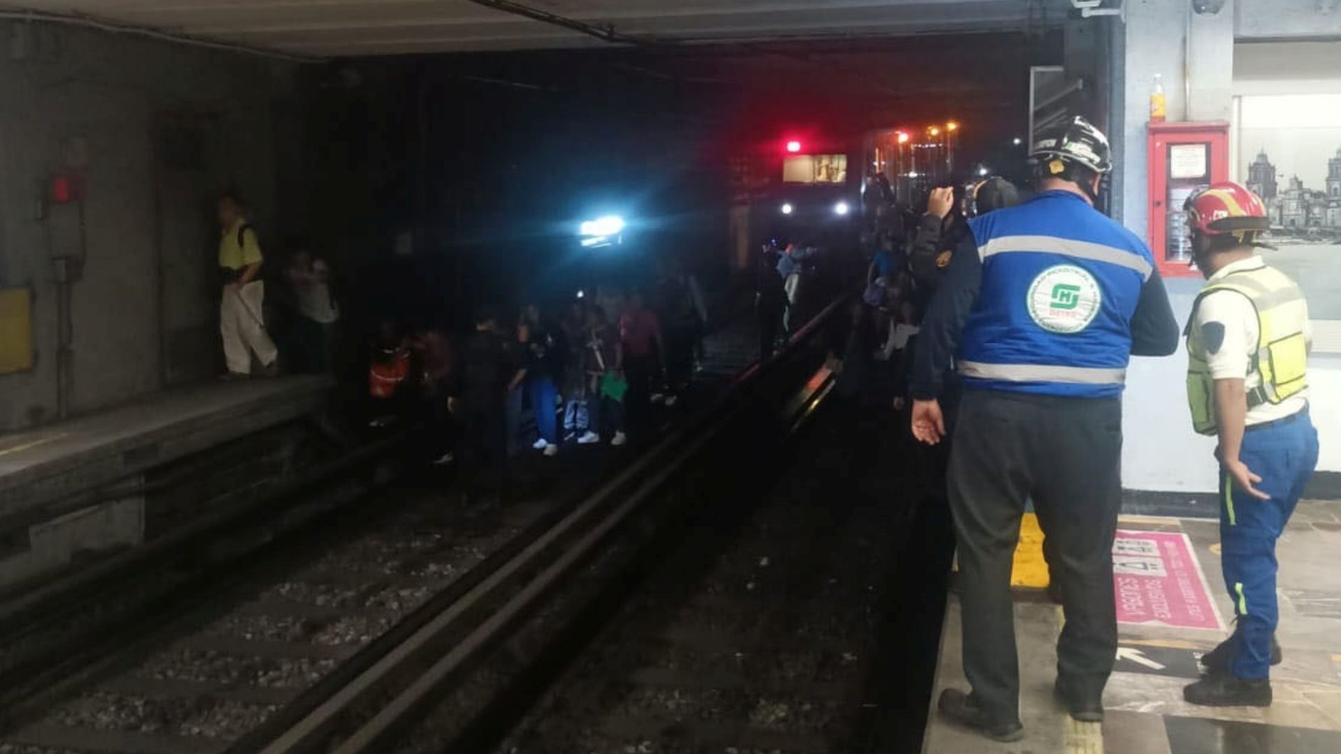 Está suspendido el servicio desde la estación Normal con dirección a Tasqueña en la Línea 2 del Metro CDMX