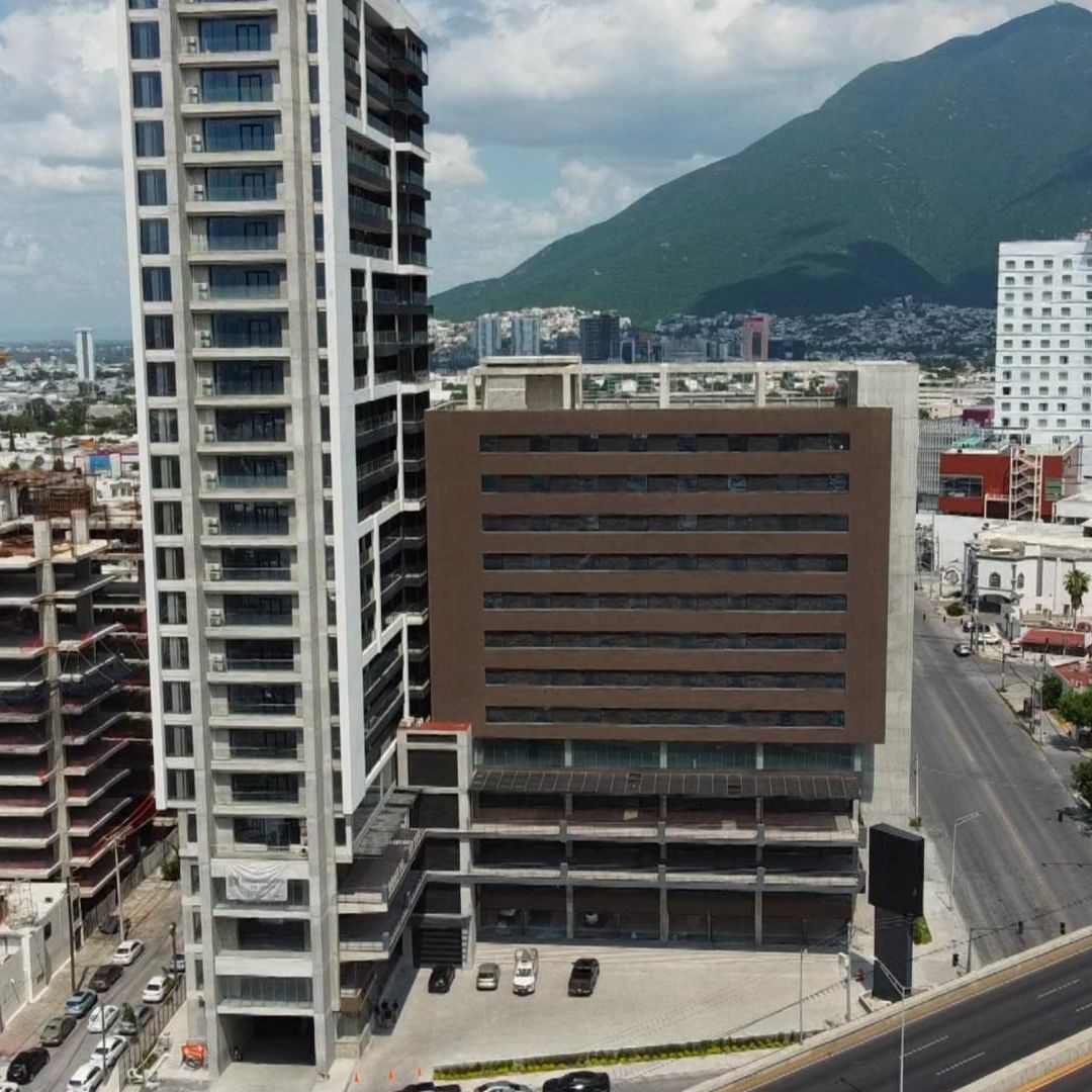 El edificio donde ocurrió el accidente está muy cerca del Tec de Monterrey