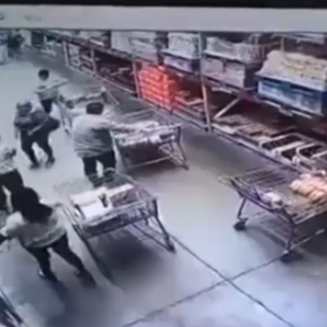 A través de redes sociales circula un video que muestra el nuevo modus operandi de los montachoques, pero ahora, usando carritos de supermercado