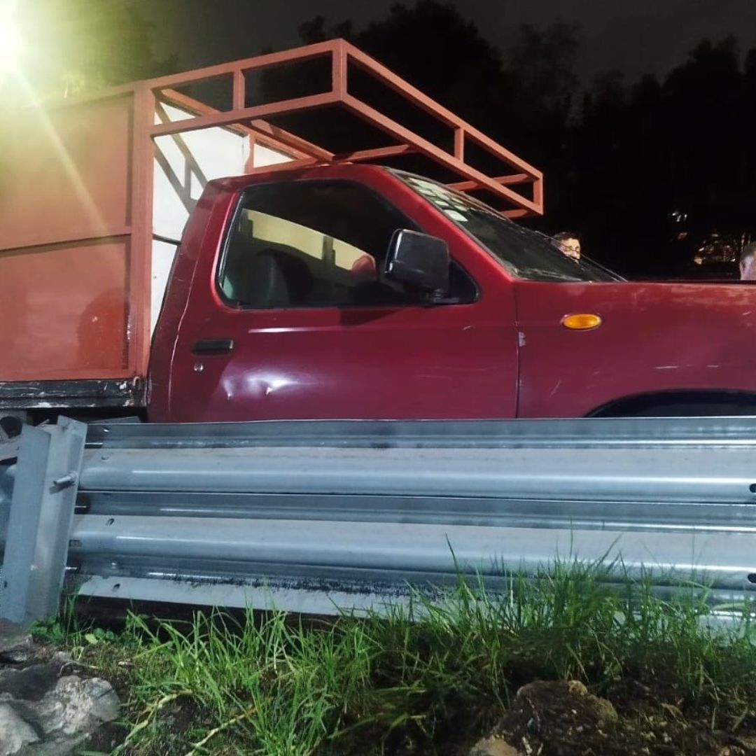 Camioneta de carga atropella a trabajadores de limpia en Tlalpan