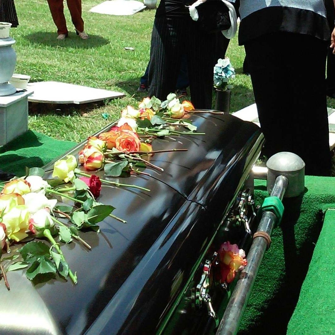 Investigan a Dueños de Funeraria por Venta de Cadáveres a Universidades